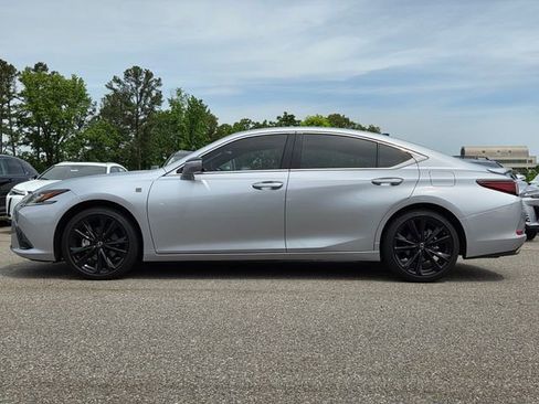 Used 2025 Lexus ES 350 w/ Premium Package FWD image 2