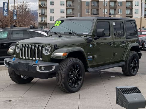 Used 2022 Jeep Wrangler Unlimited Sahara image 10