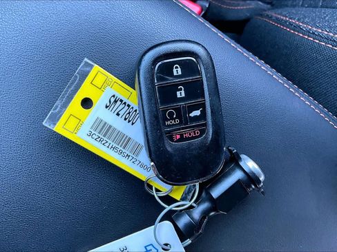 Used 2025 Honda HR-V Sport image 15