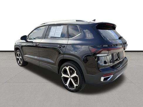 Used 2025 Volkswagen Taos SEL AWD/4WD image 3
