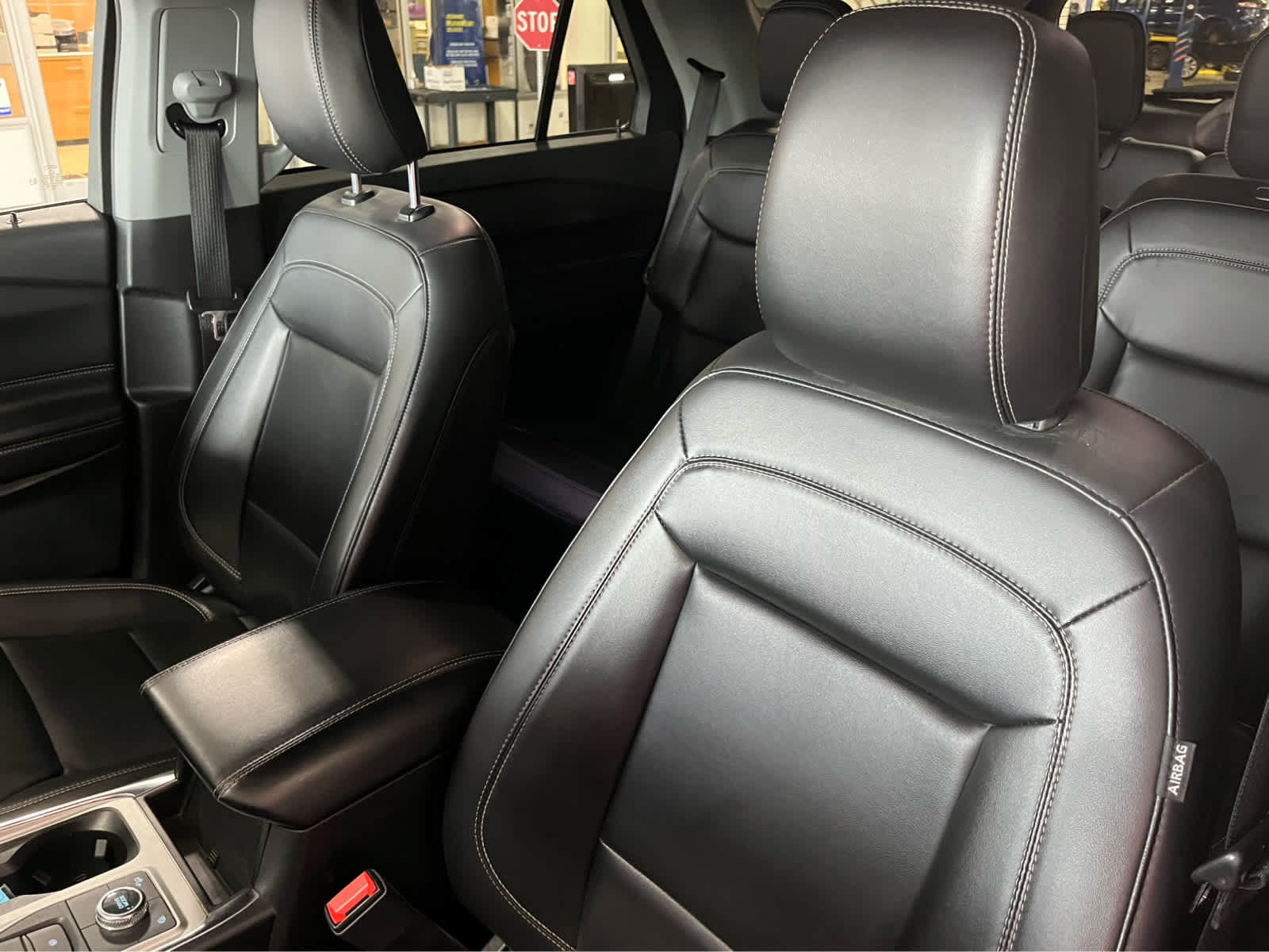 Certified 2023 Ford Explorer XLT w/ Equipment Group 202A AWD/4WD image 18