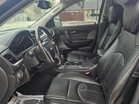 Used 2017 Chevrolet Traverse LT image 9