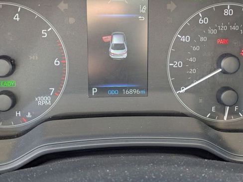 Used 2025 Toyota Corolla LE image 19