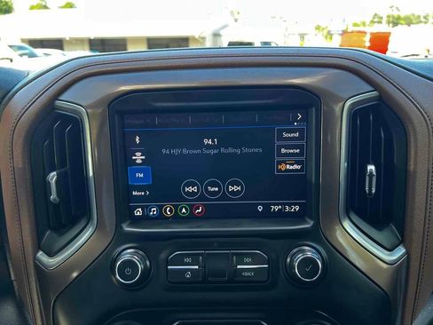 Used 2019 Chevrolet Silverado 1500 High Country image 29
