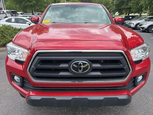 Used 2021 Toyota Tacoma SR5 AWD/4WD image 3
