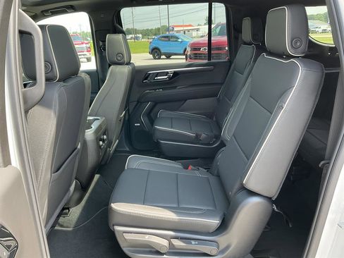 New 2025 Chevrolet Suburban Premier w/ Sun And Tow Package image 16