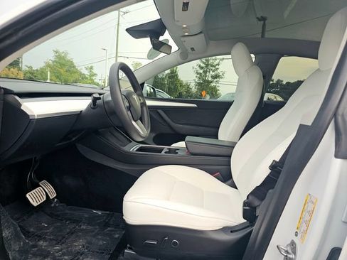 Used 2022 Tesla Model Y Performance AWD/4WD image 17
