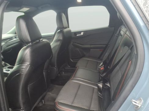 Used 2024 Ford Escape ST-Line w/ Tech Pack #1 image 9