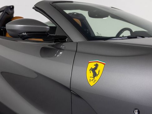 Used 2023 Ferrari 812 GTS RWD image 19