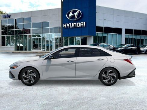 New 2025 Hyundai Elantra Sport FWD image 3