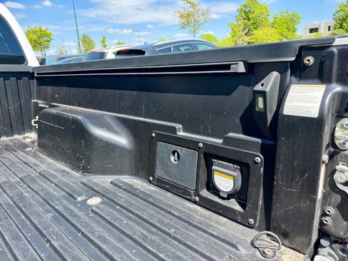 Used 2017 Toyota Tacoma TRD Off-Road w/ Tow Package AWD/4WD image 13