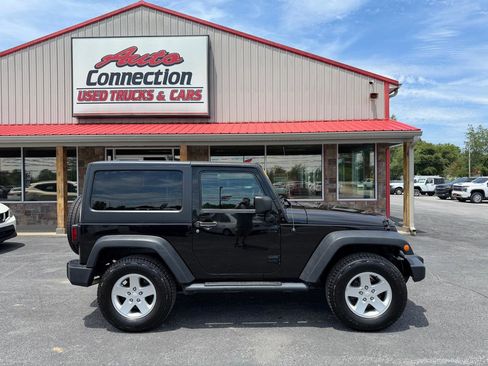 Used 2012 Jeep Wrangler Sport AWD/4WD image 3