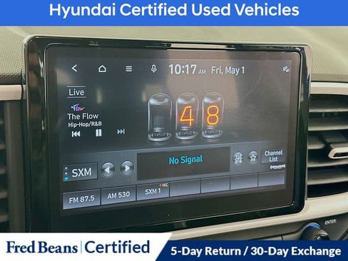 Certified 2022 Hyundai Venue Limited FWD image 17