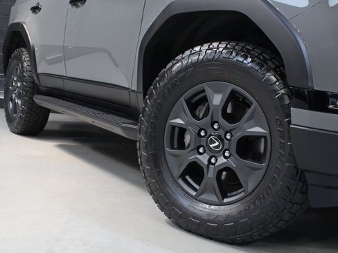 Used 2024 Lexus GX 550 AWD/4WD image 13