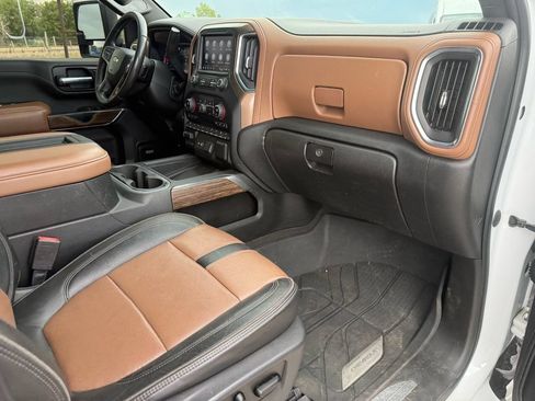 Used 2021 Chevrolet Silverado 2500 High Country w/ Z71 Off-Road Package AWD/4WD image 14