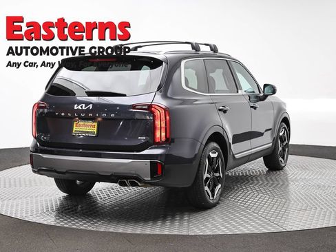 Used 2025 Kia Telluride S AWD/4WD image 5
