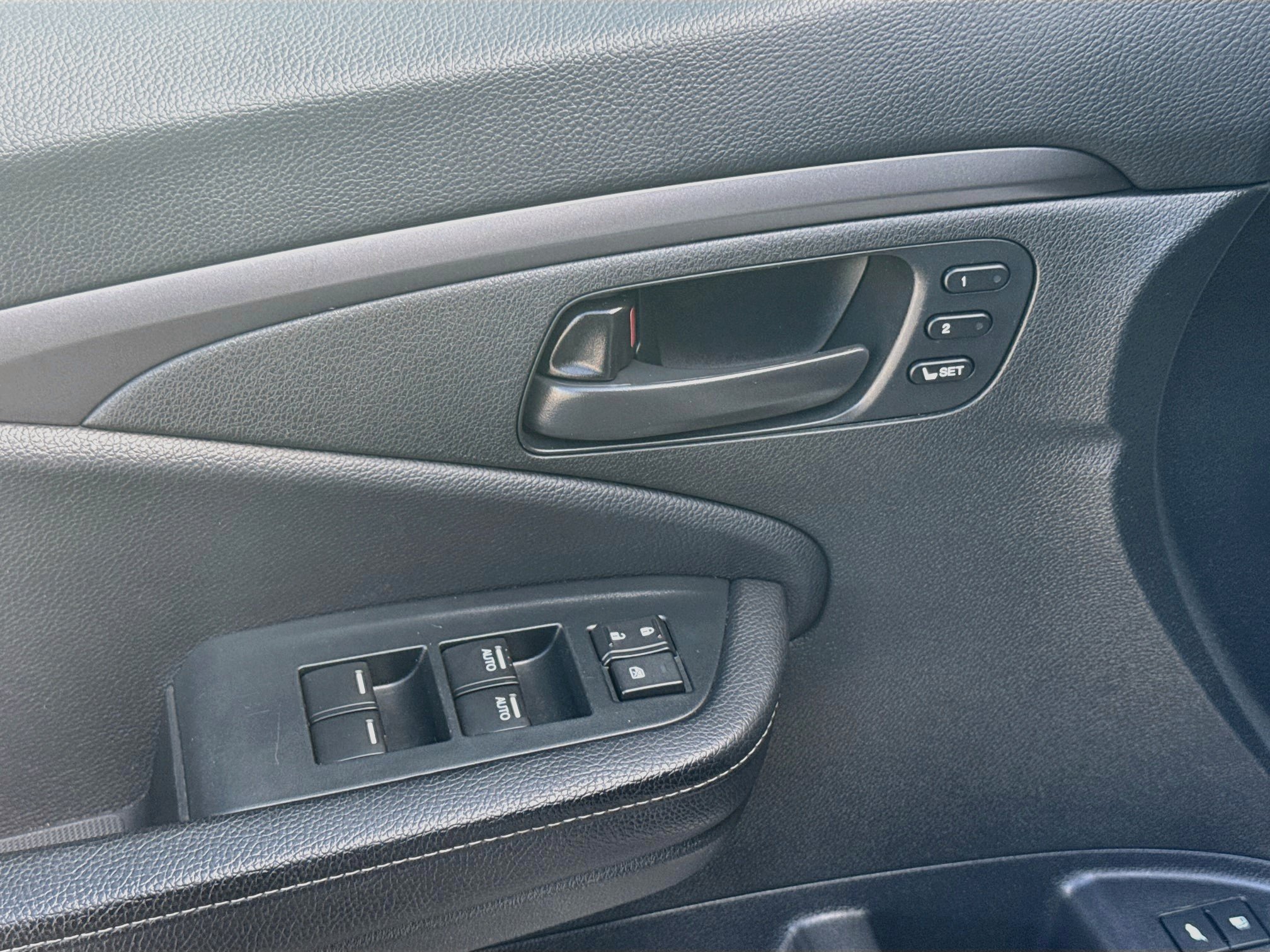 Used 2023 Honda Passport EX-L image 16