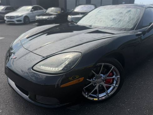 Used 2005 Chevrolet Corvette Coupe w/ Preferred Equipment Group RWD image 14