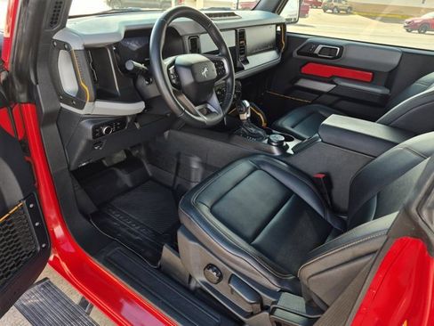 Used 2023 Ford Bronco Badlands image 11
