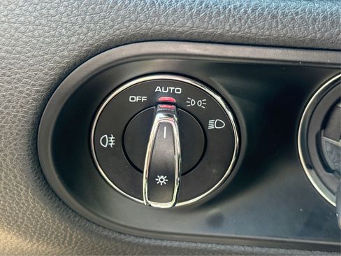 Used 2021 Porsche Macan AWD/4WD image 17