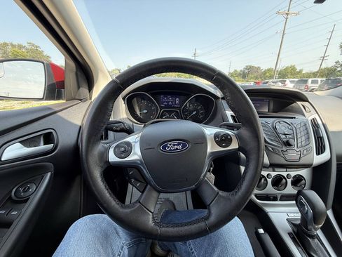Used 2014 Ford Focus SE w/ SE Sport Package FWD image 14