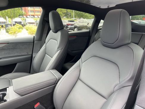 Used 2026 Tesla Model Y 2WD image 9