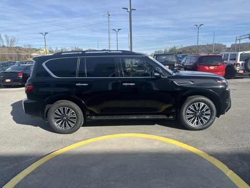 Used 2021 Nissan Armada SL w/ Midnight Edition Package image 6