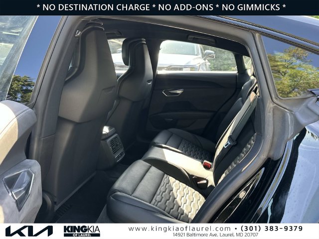 Used 2022 Audi e-tron GT Prestige AWD/4WD image 22