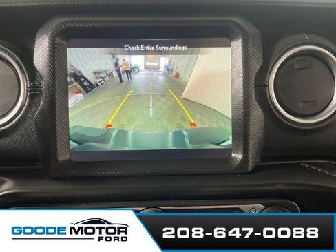 Used 2023 Jeep Wrangler Unlimited Rubicon 4xe AWD/4WD image 16