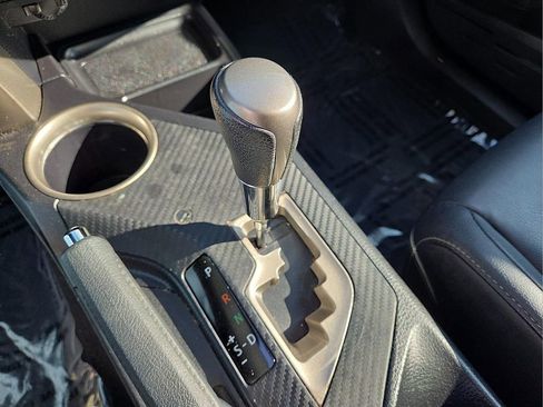 Used 2013 Toyota RAV4 Limited image 16