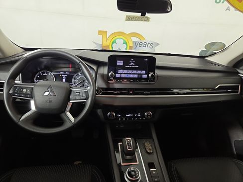 Used 2024 Mitsubishi Outlander ES AWD/4WD image 15