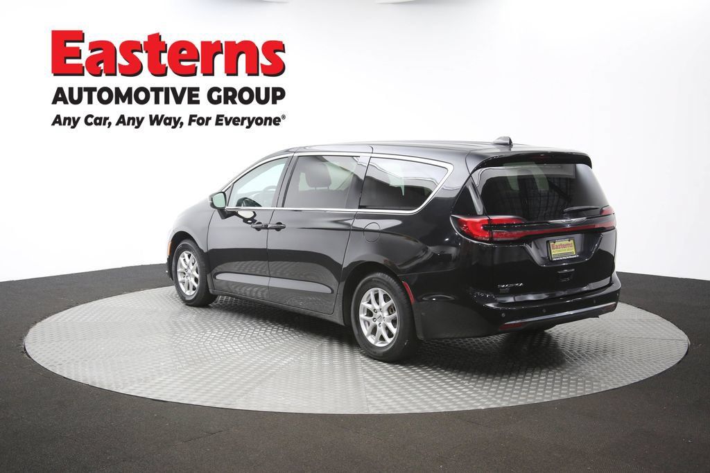 Used 2023 Chrysler Pacifica Touring-L FWD image 68