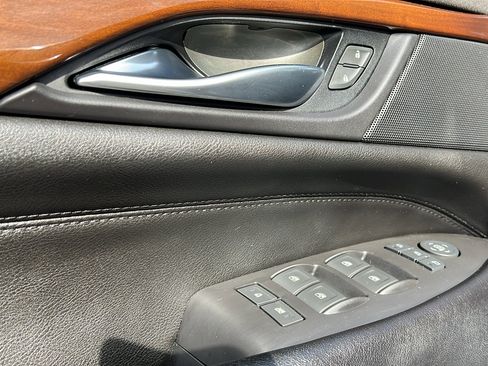 Used 2017 Cadillac Escalade Premium Luxury image 21