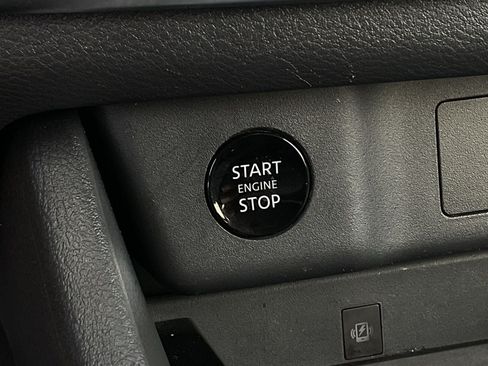 Used 2026 Nissan Rogue SL FWD image 23