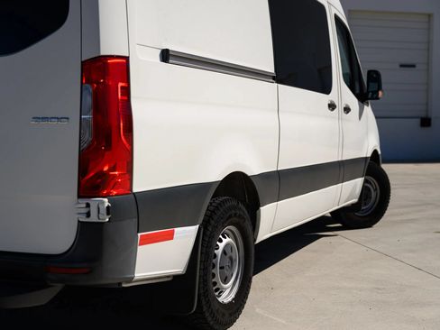 Used 2021 Mercedes-Benz Sprinter 2500 image 83