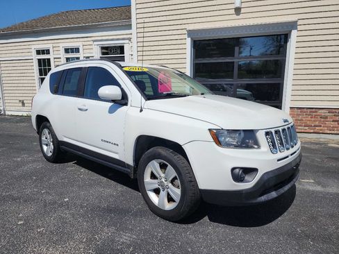 Used 2016 Jeep Compass Latitude FWD image 6