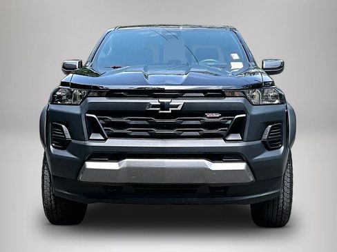 Used 2025 Chevrolet Colorado Trail Boss AWD/4WD image 3