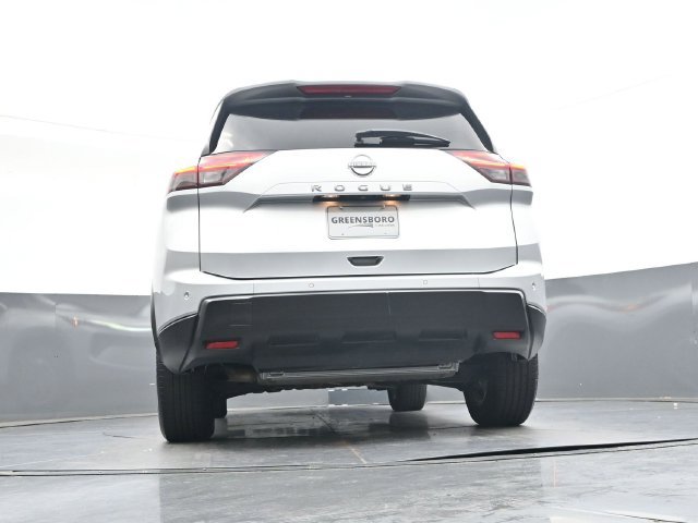 Used 2025 Nissan Rogue SV FWD image 33