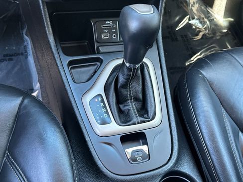 Used 2017 Jeep Cherokee High Altitude image 29