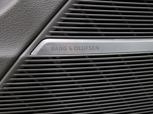 Used 2021 Audi Q8 Prestige w/ Prestige Package image 35