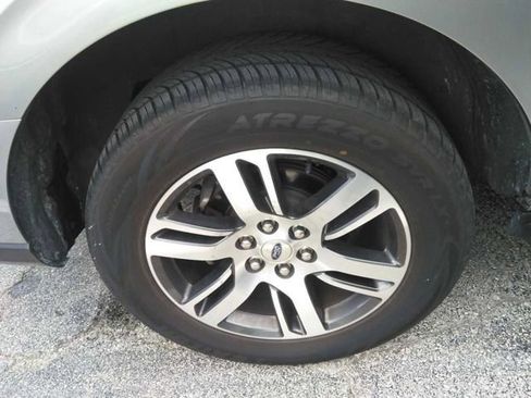 Used 2024 Ford Expedition Limited AWD/4WD image 10