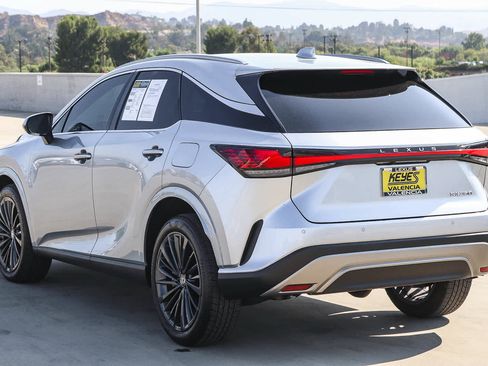 Used 2025 Lexus RX 350 Premium w/ Convenience Package FWD image 2