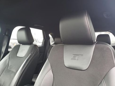 Used 2021 Ford Edge ST image 20