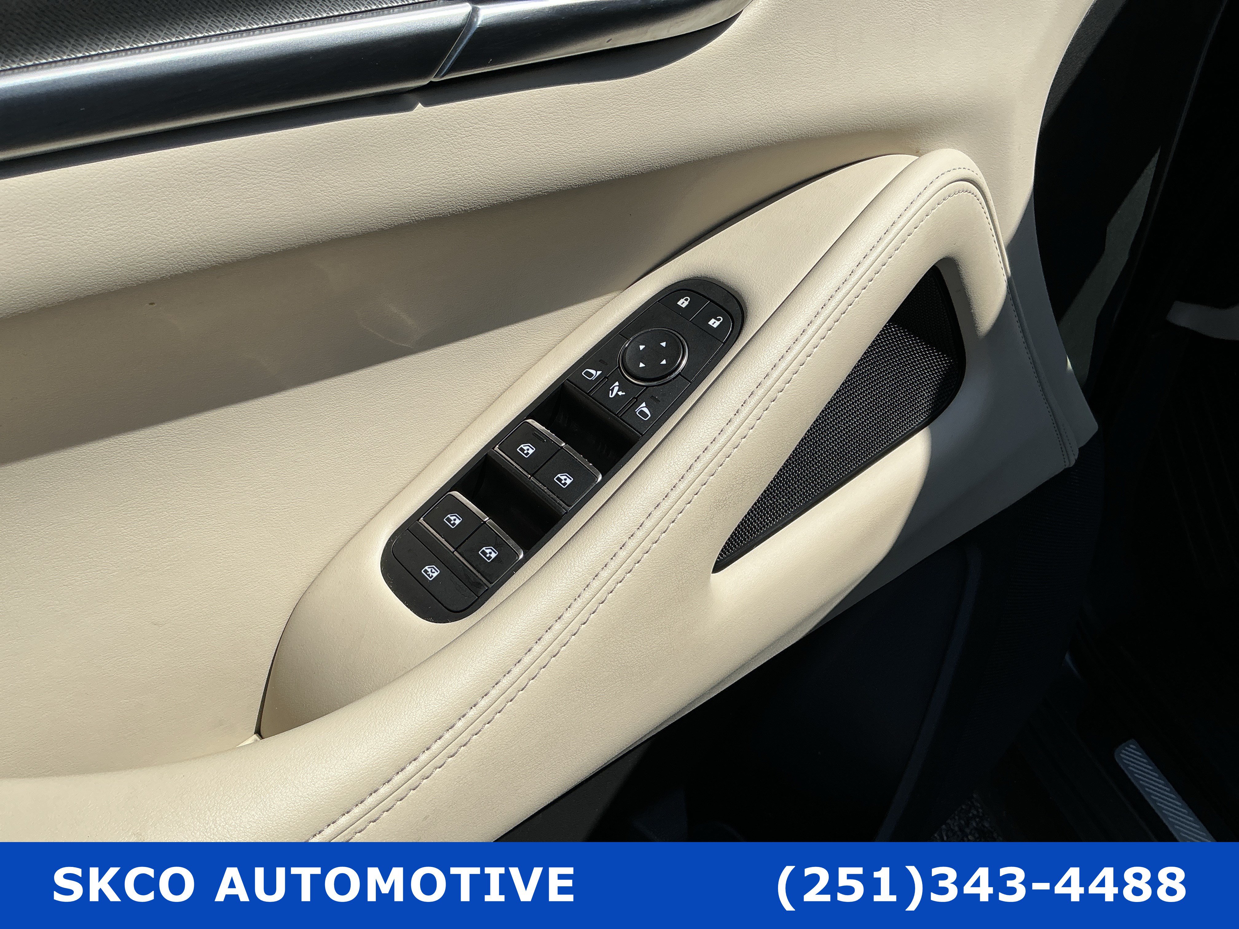 Used 2023 INFINITI QX60 Luxe w/ Cargo Package FWD image 22