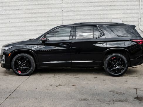 Used 2022 Chevrolet Traverse Premier w/ Redline Edition FWD image 11