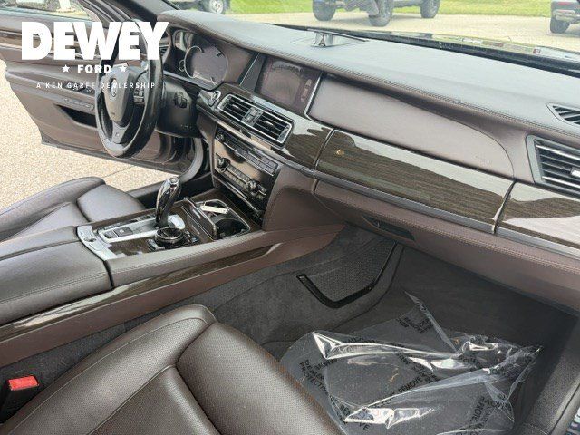 Used 2014 BMW 750Li RWD image 42