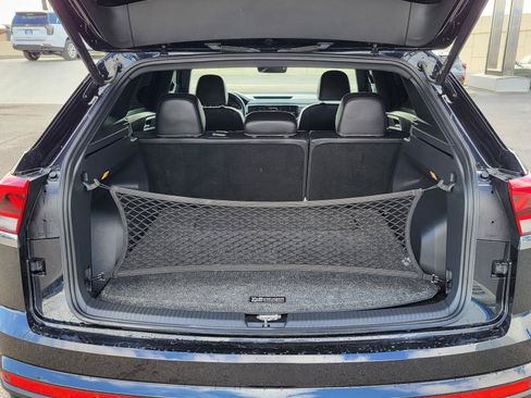 Used 2023 Volkswagen Atlas Cross Sport SE FWD image 12