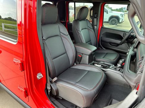 Used 2024 Jeep Gladiator Rubicon w/ Safety Group AWD/4WD image 22