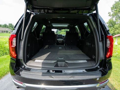 Used 2025 GMC Yukon Denali w/ Denali Reserve Package AWD/4WD image 43