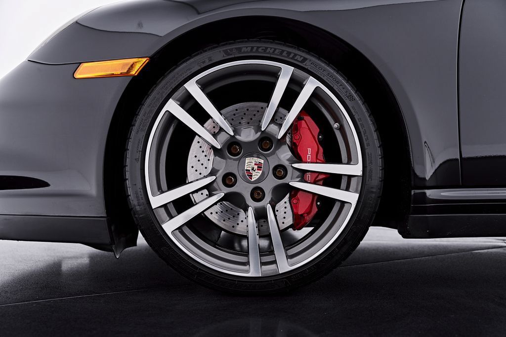 Used 2010 Porsche 911 Turbo AWD/4WD image 3